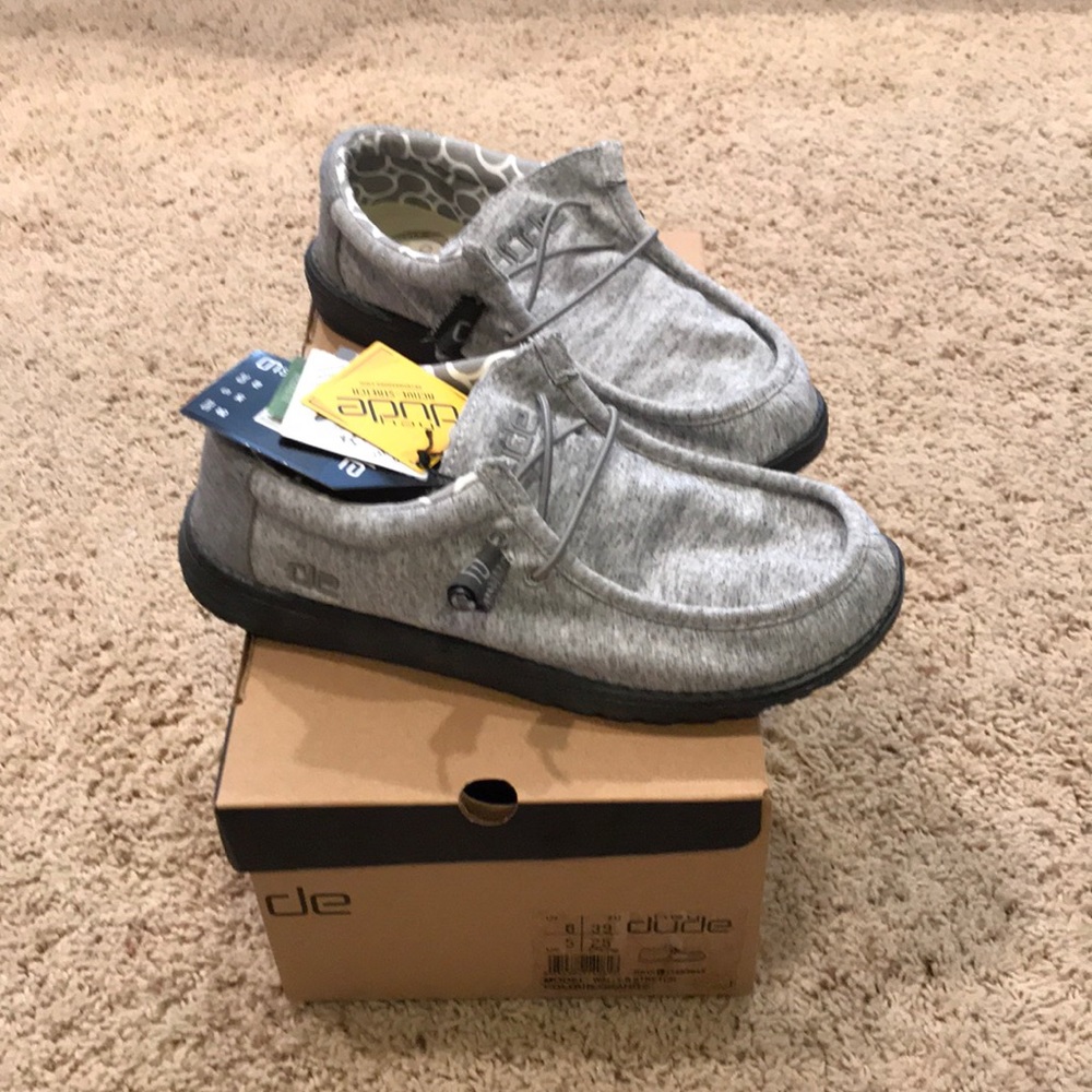 Hey dude Wally b stretch granite 6 NWT